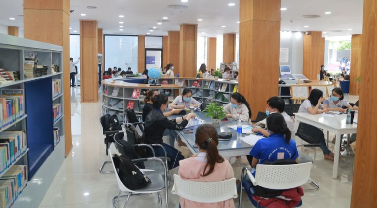 Thách thức tài chính và bài toán tự chủ với đại học công lập