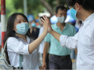 Đã tăng học phí, trường sẽ trả tiền lại cho sinh viên?